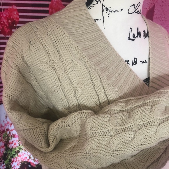 Cable knit sweater khaki beige womens v-neck long sleeve. NEW NWT - Picture 9 of 11